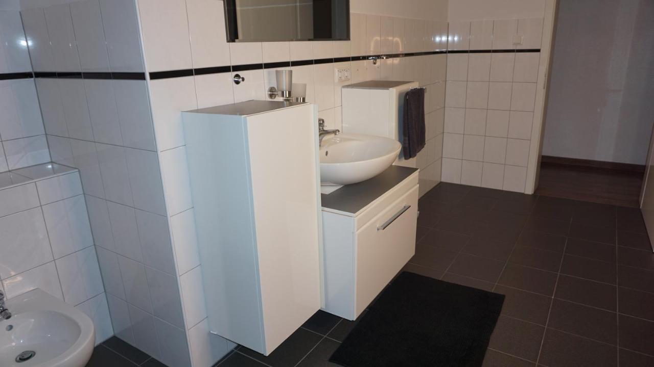 M&M Apartment Duesseldorf نيوس المظهر الخارجي الصورة