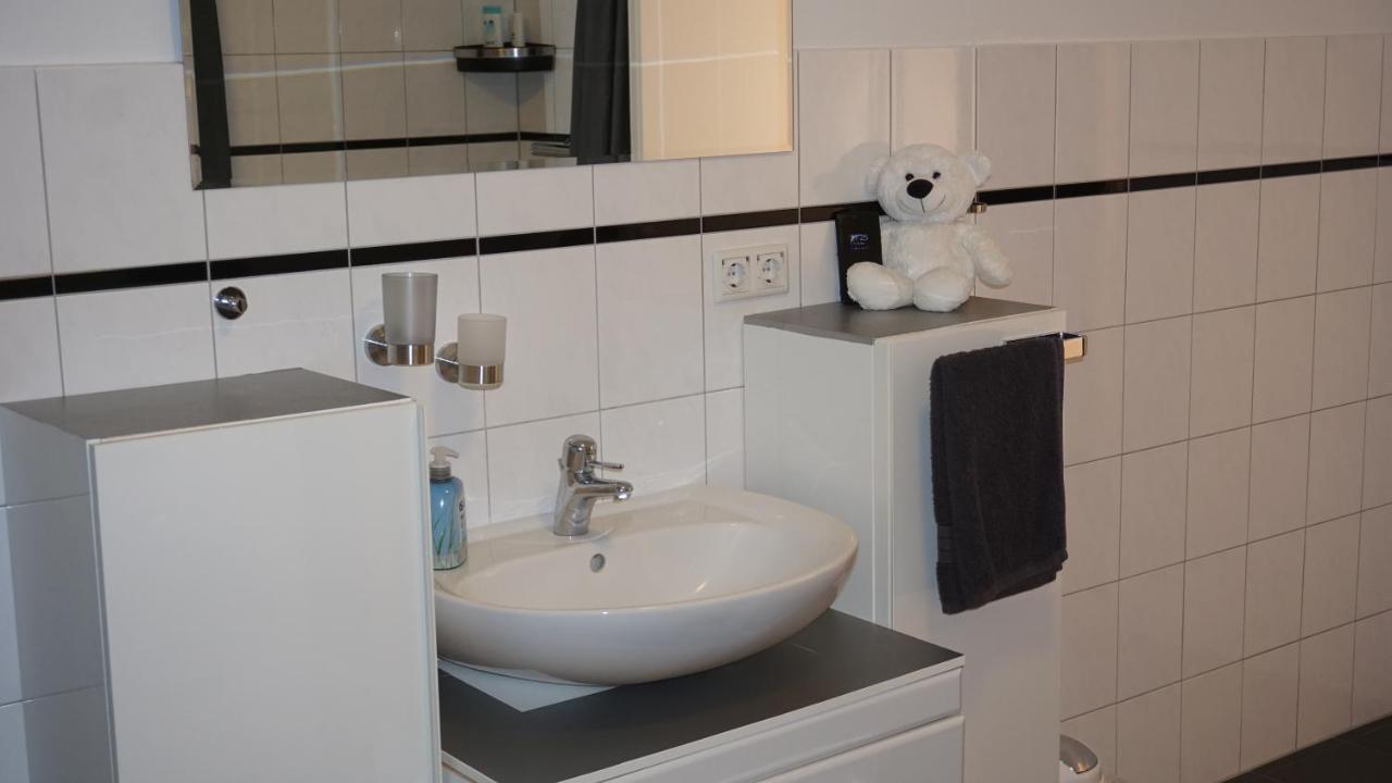 M&M Apartment Duesseldorf نيوس المظهر الخارجي الصورة